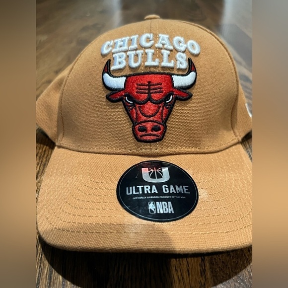 NWT Chicago Bulls Licensed Ultra Game Khaki One Size Embroidered Logo Patch Hat - Picture 2 of 8